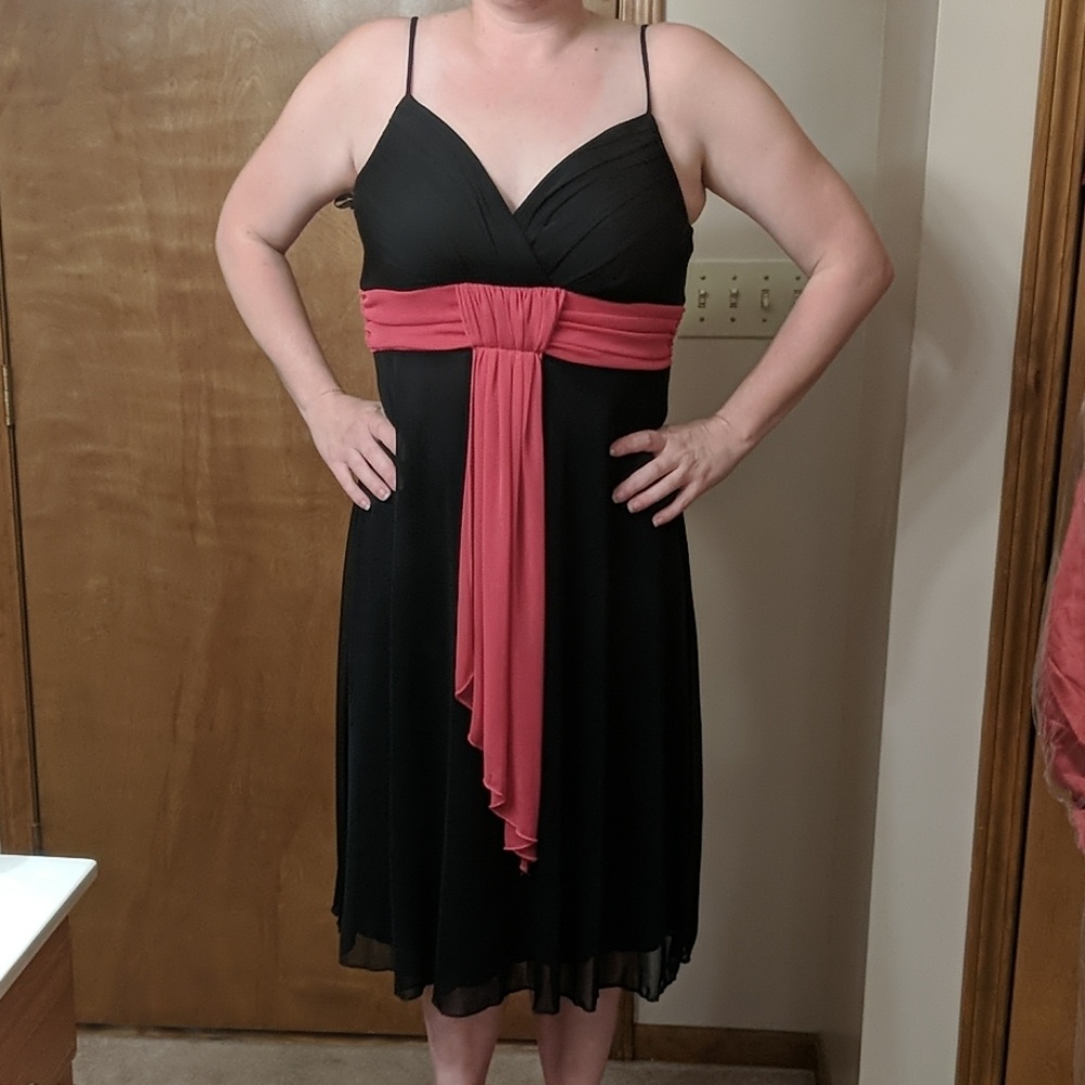 Juniors semi-formal mid-length dress